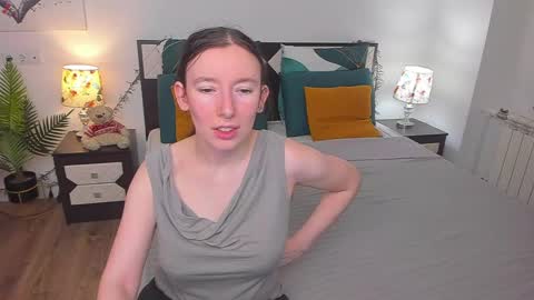 Snapshot of catherinewalls chatting on 4, 3, 2025 Catrin online show from 4, 3, 2025