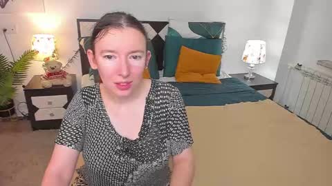 Snapshot of catherinewalls chatting on 11, 11, 2025 Catrin online show from 11, 11, 2025