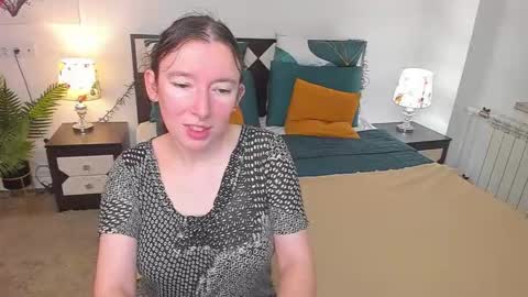 Snapshot of catherinewalls chatting on 12, 11, 2025 Catrin online show from 12, 11, 2025