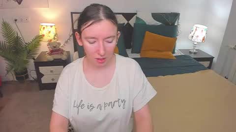 Snapshot of catherinewalls chatting on 18, 11, 2025 Catrin online show from 18, 11, 2025