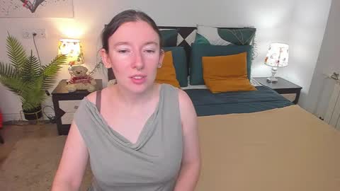 Snapshot of catherinewalls chatting on 1, 12, 2025 Catrin online show from 1, 12, 2025