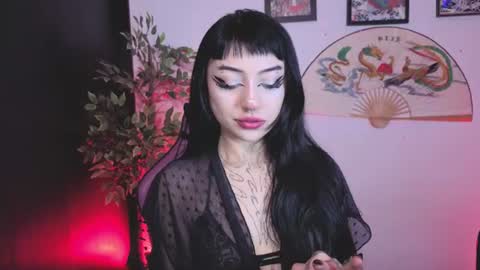 Snapshot of cati_petite chatting on 29, 6, 2026 Cati help me reach my goal of 100 thumbs up again 3 online show from 29, 6, 2026