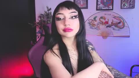 Snapshot of cati_petite chatting on 9, 7, 2026 Cati help me reach my goal of 100 thumbs up again 3 online show from 9, 7, 2026