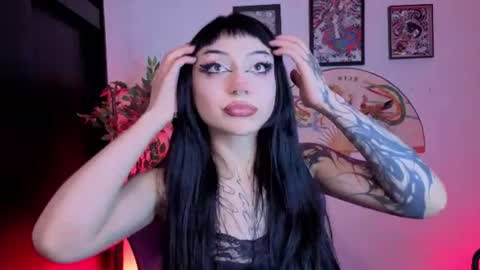 Snapshot of cati_petite chatting on 15, 7, 2026 Cati help me reach my goal of 100 thumbs up again 3 online show from 15, 7, 2026