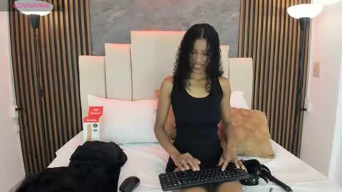 catiusca_reyes_03 online show from 4, 12, 2025