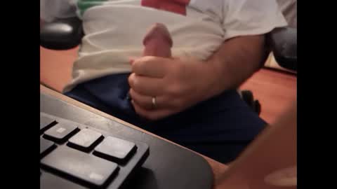 catmandoo21001 online show from 12, 9, 2025