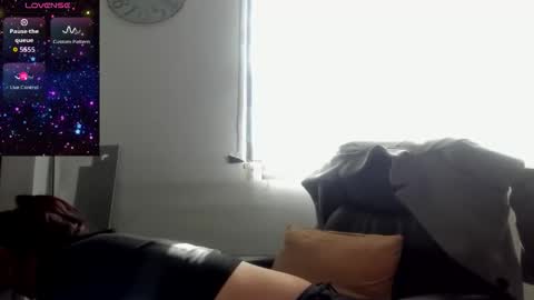 Snapshot of catt_evans1 chatting on 24, 10, 2025 CATT EVANS online show from 24, 10, 2025