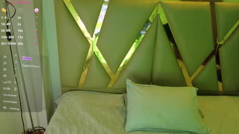 Snapshot of cattaleeyaa chatting on 25, 9, 2025 CATALEYA online show from 25, 9, 2025