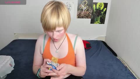 cattie_w_ online show from 18, 11, 2025