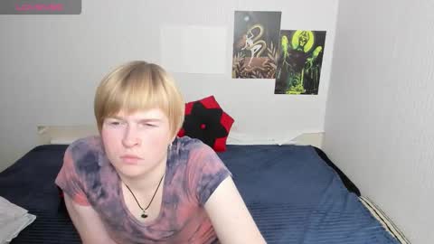 cattie_w_ online show from 25, 11, 2025