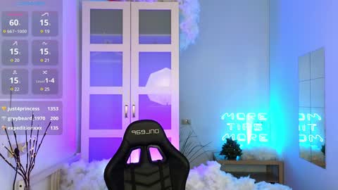 Snapshot of caty_cuddly chatting on 21, 12, 2024 caty_cuddly online show from 21, 12, 2024