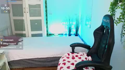 Snapshot of caty_cuddly chatting on 19, 2, 2025 caty_cuddly online show from 19, 2, 2025