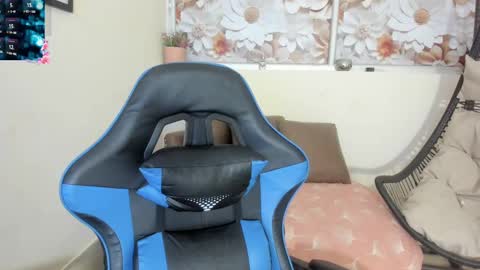 Snapshot of caty_sex4u chatting on 8, 3, 2025 caty online show from 8, 3, 2025