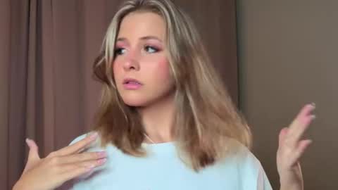 Lina  online show from 22, 3, 2026