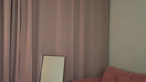 Lina  online show from 12, 4, 2026