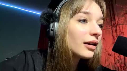 Lily online show from 12, 11, 2025