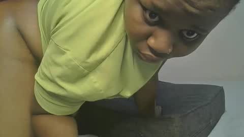 Snapshot of ceepretty25 chatting on 27, 4, 2026 ceepretty25 online show from 27, 4, 2026