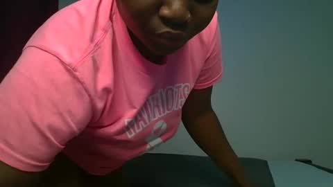Snapshot of ceepretty25 chatting on 6, 5, 2026 ceepretty25 online show from 6, 5, 2026