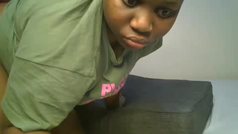 Snapshot of ceepretty25 chatting on 19, 5, 2026 ceepretty25 online show from 19, 5, 2026