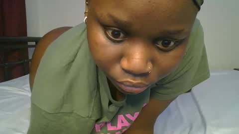 Snapshot of ceepretty25 chatting on 19, 5, 2026 ceepretty25 online show from 19, 5, 2026