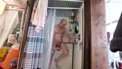 Snapshot of cef539 chatting on 6, 2, 2025 Chuck online show from 6, 2, 2025