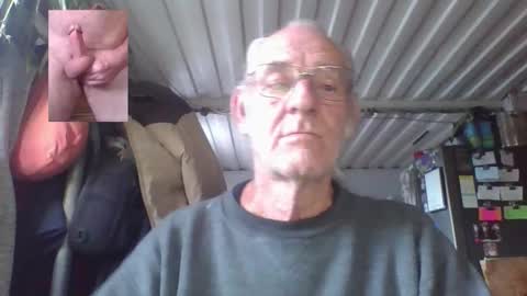 Snapshot of cef539 chatting on 18, 10, 2025 Chuck online show from 18, 10, 2025