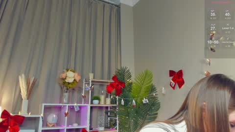 Josie Manesi online show from 3, 2, 2025