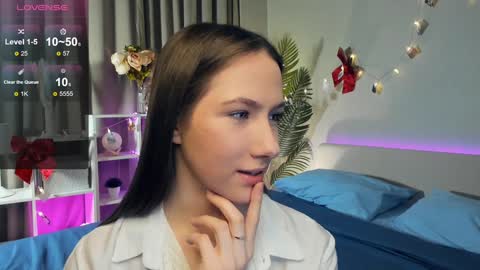 Josie Manesi online show from 6, 2, 2025