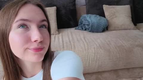 Snapshot of cel1ne_secret chatting on 17, 5, 2026 Josie Manesi online show from 17, 5, 2026