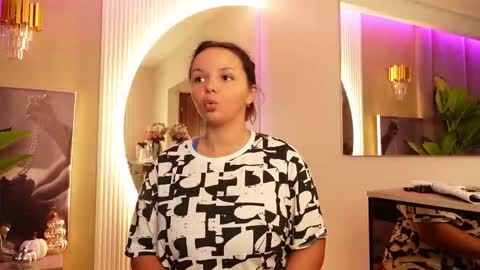 Snapshot of celestebailey chatting on 2, 11, 2025 CelesteBailey online show from 2, 11, 2025