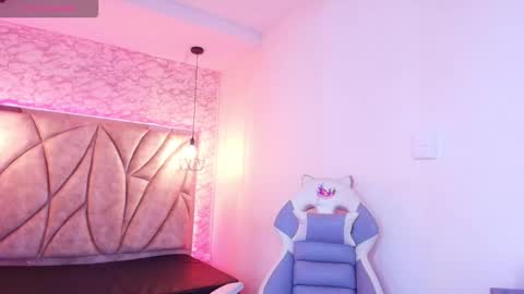 Snapshot of celestesky__ chatting on 3, 10, 2025 online show from 3, 10, 2025