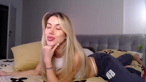 Snapshot of celin_summer chatting on 20, 2, 2025 Celin online show from 20, 2, 2025