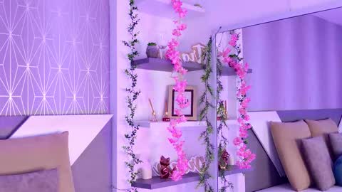 Snapshot of celine_lee chatting on 28, 10, 2025 Celine online show from 28, 10, 2025