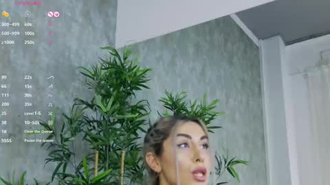 Snapshot of celinemeyerr chatting on 5, 3, 2025 CelineMeyer online show from 5, 3, 2025