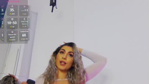 Snapshot of celinemeyerr chatting on 4, 12, 2025 CelineMeyer online show from 4, 12, 2025