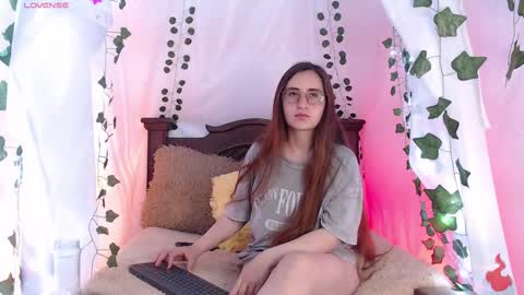 Snapshot of centaurigirls chatting on 18, 2, 2025 Hello guys my name is Sofi and Lizzie and Vanessa online show from 18, 2, 2025