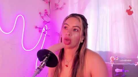 Snapshot of centaurigirls chatting on 3, 10, 2025 Hello guys my name is Sofi and Lizzie and Vanessa online show from 3, 10, 2025