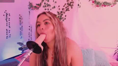 Snapshot of centaurigirls chatting on 6, 11, 2025 Hello guys my name is Sofi and Lizzie and Vanessa online show from 6, 11, 2025