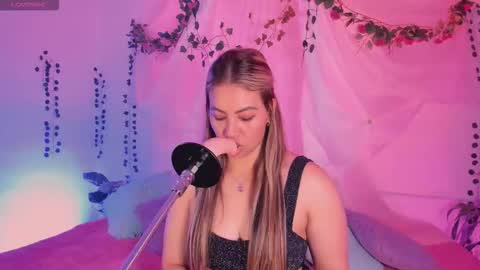 Snapshot of centaurigirls chatting on 18, 11, 2025 Hello guys my name is Sofi and Lizzie and Vanessa online show from 18, 11, 2025