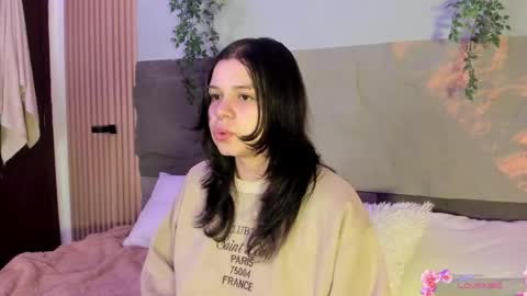 Snapshot of centaurigirls chatting on 28, 4, 2026 Hello guys my name is Sofi and Lizzie and Vanessa online show from 28, 4, 2026