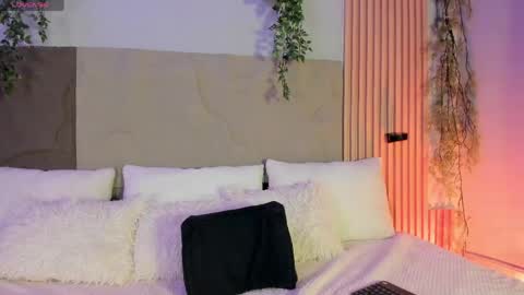 Snapshot of centaurigirls chatting on 30, 4, 2026 Hello guys my name is Sofi and Lizzie and Vanessa online show from 30, 4, 2026