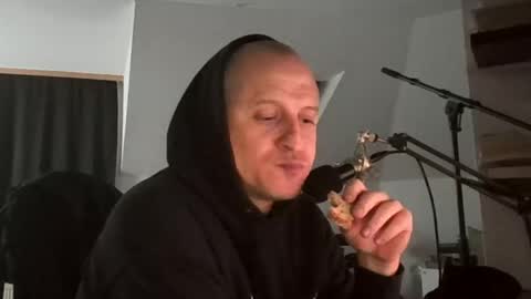 Snapshot of ceszinho999 chatting on 17, 12, 2025 ceszinho999 online show from 17, 12, 2025