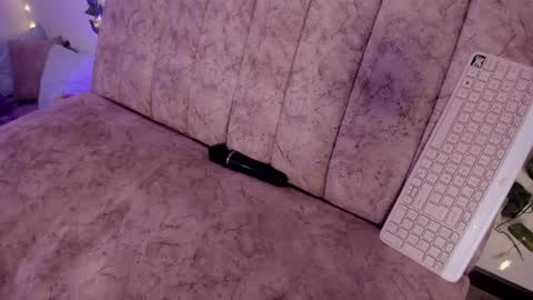 charlotte online show from 18, 4, 2026