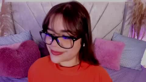 Snapshot of chaarlotte_1 chatting on 15, 5, 2026 charlotte online show from 15, 5, 2026