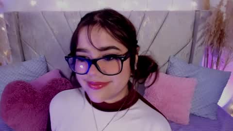 Snapshot of chaarlotte_1 chatting on 17, 5, 2026 charlotte online show from 17, 5, 2026