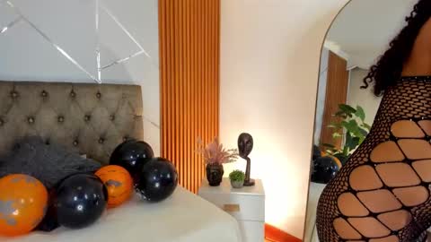 Snapshot of chaarlottee_69 chatting on 11, 10, 2025 CHAARLOTTEE online show from 11, 10, 2025