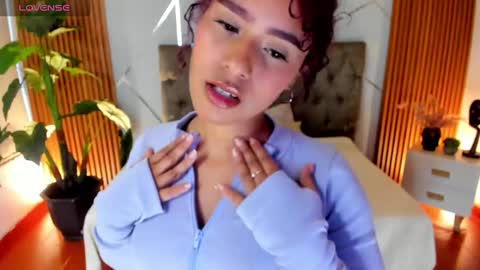 Snapshot of chaarlottee_69 chatting on 29, 11, 2025 CHAARLOTTEE online show from 29, 11, 2025