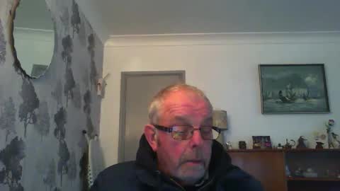 Snapshot of champers37 chatting on 4, 2, 2025 Champers online show from 4, 2, 2025