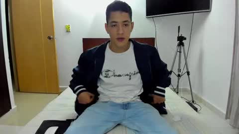 Snapshot of chandler_kenji chatting on 17, 11, 2025 Kenji online show from 17, 11, 2025