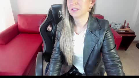 Snapshot of chanel_gold chatting on 28, 1, 2025          online show from 28, 1, 2025